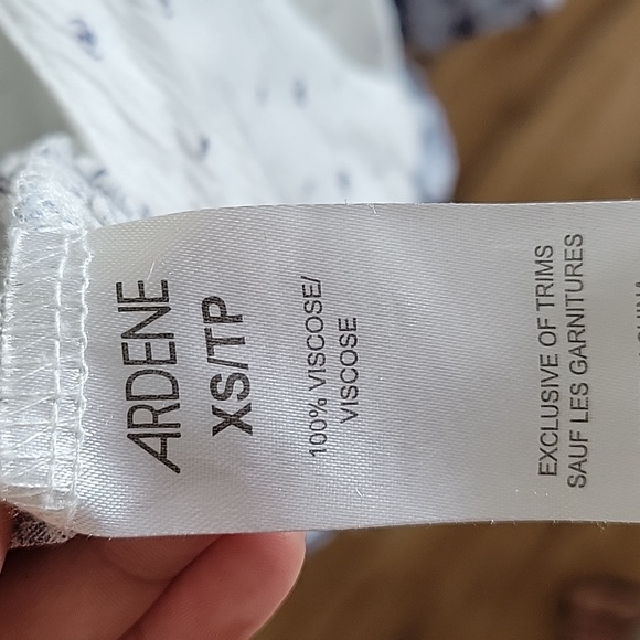 Light blouse xs - Picture 3 of 3